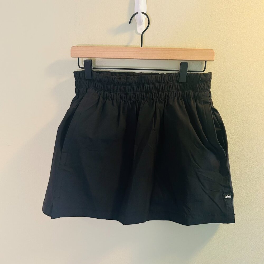 REI Co-Op Active Pursuits Skort Size Small Black Skirt Summer Outdoors Pockets - Picture 2 of 11